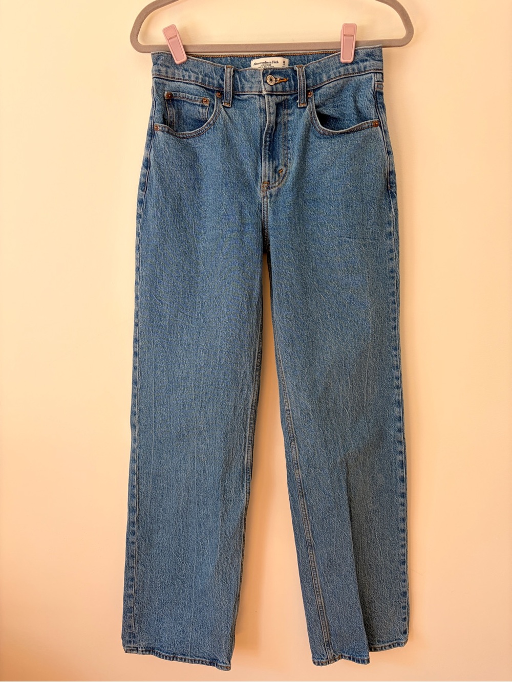 Abercrombie & Fitch High Rise 90s Relaxed Denim in 28 Long